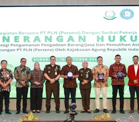 Pusat Penerangan Hukum Kejaksaan Agung melanjutkan roadhshow penerangan hukum bersama dengan PT PLN (Persero), kali ini diselenggarakan di Aula PT PLN (Persero) Unit Induk Distribusi (UID) Jawa Timur pada Kamis 10 Oktober 2024