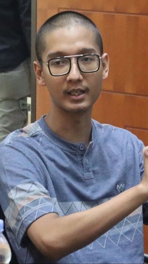 Tim Penyidik Kejari Kab Bogor melakukan kegiatan tahap II kasus KDRT Selebram Cut Intan dengan tersangka Armor Toreador Tersangka pada Jumat, 11 Oktober 2024