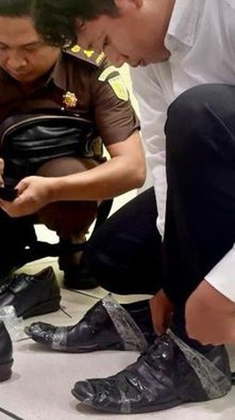Viral Kisah CPNS di Kejati Kalsel Ikuti Tes Pakai Sepatu Rusak Dililit Lakban