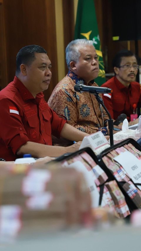 Kejaksaan Agung melakukan penggeledahan dan penyitaan barang bukti dari dua kantor milik PT Asset Pasific pada 1 dan 2 Oktober 20224