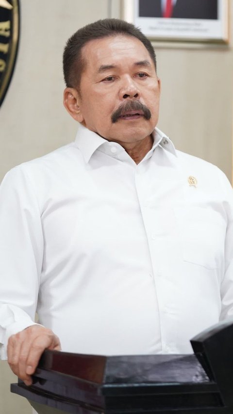 Jaksa Agung ST Burhanuddin memberikan pengarahan kepada seluruh satuan kerja Kejaksaan pada Kunjungan Kerja Virtual, Kamis, 31 Oktober 2024