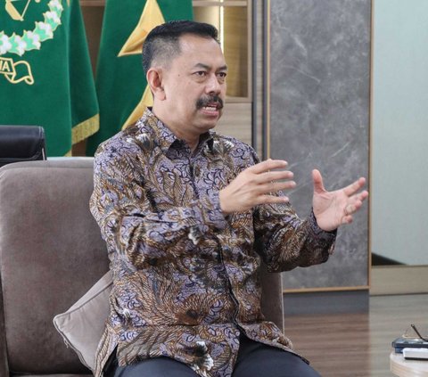 Jaksa Agung Muda Tindak Pidana Umum Prof. Dr. Asep Nana Mulyana menerima audiensi Kepala Eksekutif Pengawas Perbankan Otoritas Jasa Keuangan (OJK) Dian Ediana Rae, Jumat, 13 September 2024