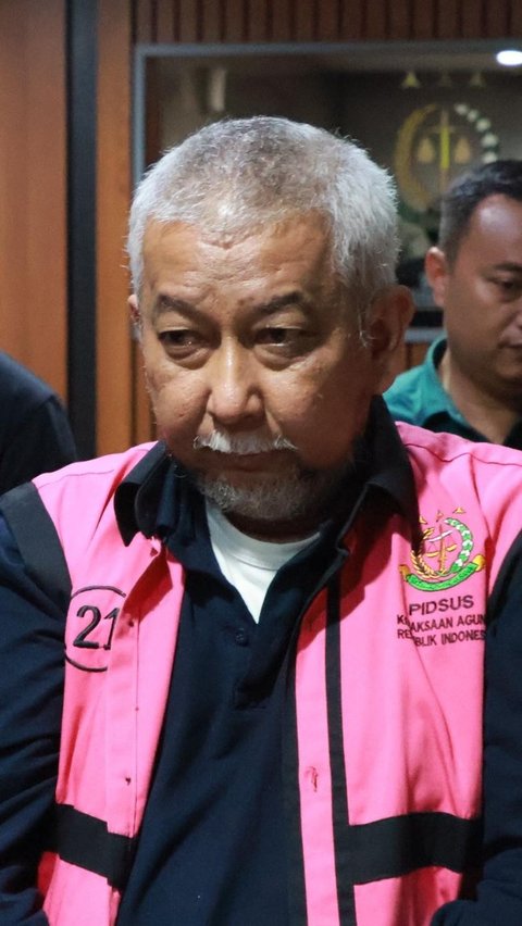 Kejagung Tangkap PB Mantan Dirjen Perkeretaapian Kemenhub sebagai tersangka kasus korupsi proyek Trans Sumatera Railway pada Minggu, 3 November 2024