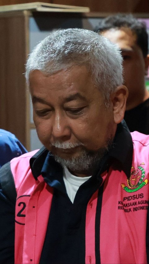 Kejagung Tangkap PB Mantan Dirjen Perkeretaapian Kemenhub sebagai tersangka kasus korupsi proyek Trans Sumatera Railway pada Minggu, 3 November 2024