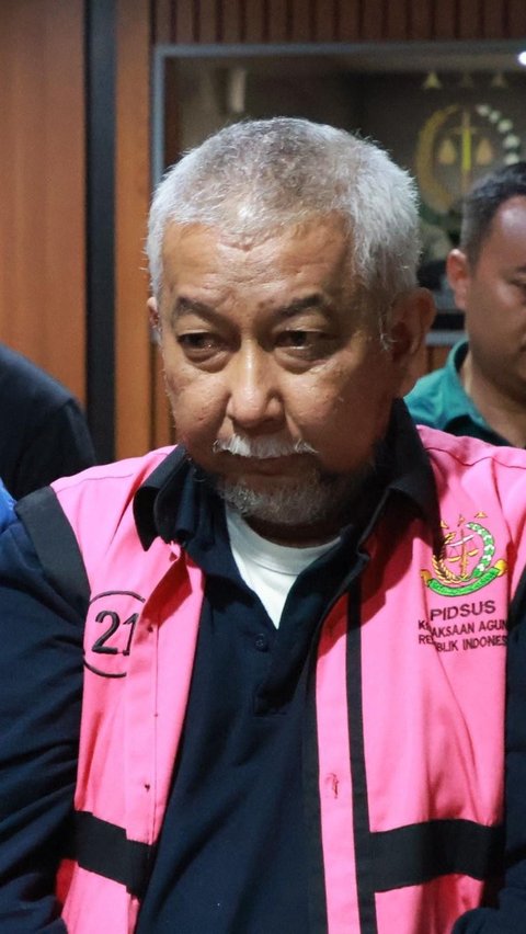 Kejagung Tangkap PB Mantan Dirjen Perkeretaapian Kemenhub sebagai tersangka kasus korupsi proyek Trans Sumatera Railway pada Minggu, 3 November 2024