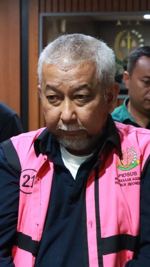 Kejagung Tangkap PB Mantan Dirjen Perkeretaapian Kemenhub sebagai tersangka kasus korupsi proyek Trans Sumatera Railway pada Minggu, 3 November 2024