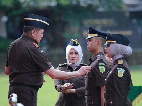 Jaksa Agung ST Burhanuddin menutup secara resmi Pendidikan dan Pelatiihan Pembentukan Jaksa Angkatan ke-81 di Badiklat, Jakarta, Rabu, 11 Desember 2024