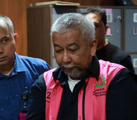 Kejagung Tangkap PB Mantan Dirjen Perkeretaapian Kemenhub sebagai tersangka kasus korupsi proyek Trans Sumatera Railway pada Minggu, 3 November 2024
