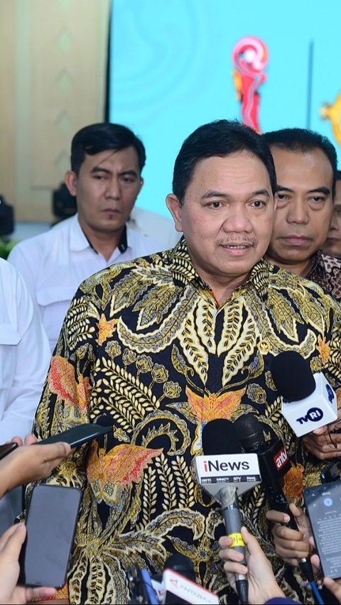 Tim Penyidik Direktorat Penyidikan Jaksa Agung Muda Bidang Tindak Pidana Khusus (JAM Pidsus) menetapkan AQ sebagai tersangka kasus suap terkait proyek BTS di Kementerian Komunikasi dan Informatika.