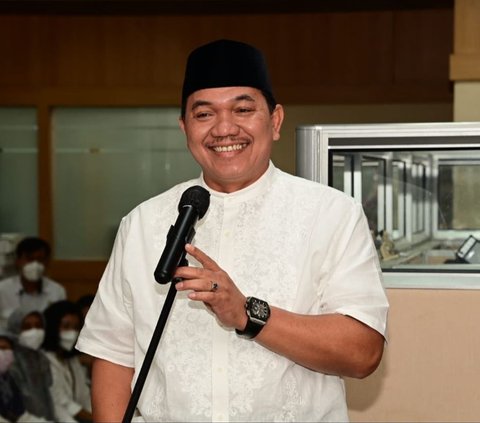 Tim Penyidik Direktorat Penyidikan Jaksa Agung Muda Bidang Tindak Pidana Khusus (JAM Pidsus) menetapkan AQ sebagai tersangka kasus suap terkait proyek BTS di Kementerian Komunikasi dan Informatika.