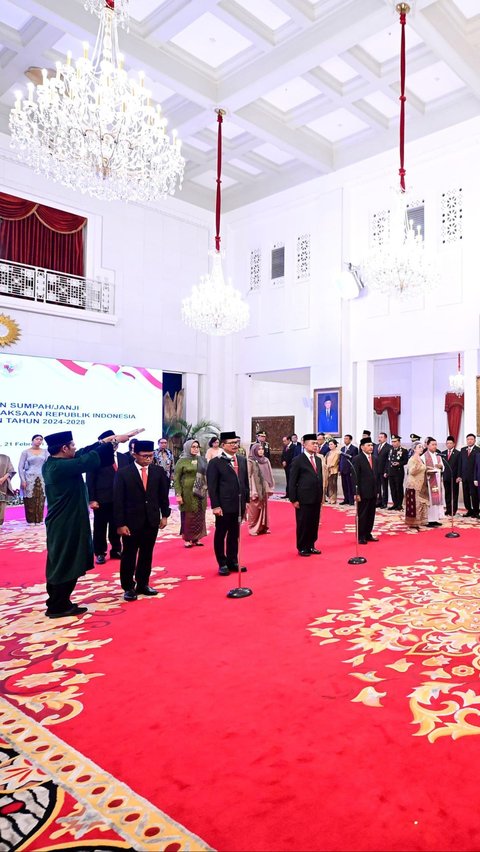Jokowi Lantik 9 Anggota Komisi Kejaksaan RI, Ini Daftarnya