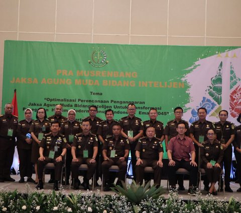 Sekretaris Jaksa Agung Muda Intelijen, Sarjono Turin, S.H., M.H., mewakili jaksa Agung Muda Intelijen membuka Pra Musyawarah Perencanaan Pembangunan (Pra Musrenbang) Jaksa Agung Muda Bidang Intelijen.