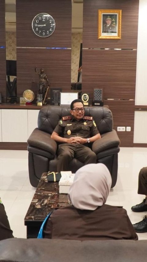 Inspektur Keuangan pada Jaksa Agung Muda Bidang Pengawasan (Jamwas), Tedjolekmono, melakukan inspeksi khusus ke Kejaksaan Tinggi Riau.
