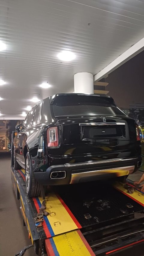 Jaksa sita dua mobil mewah HM.