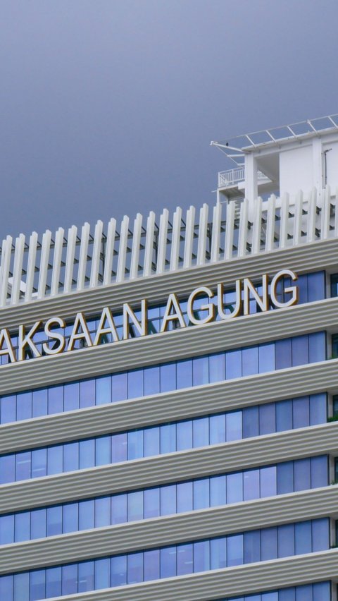 Kejagung sita sejumlah smelter dan alat berat di Bangka Belitung.
