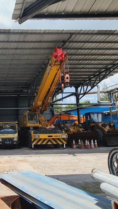 Tim Jaksa Penyidik pada Direktorat Penyidikan Jaksa Agung Muda Bidang Tindak Pidana Khusus (JAM PIDSUS) memeriksa 12 saksi terkait perkara dugaan tindak pidana korupsi pengelolaan tata niaga komoditas timah di wilayah Izin Usaha Pertambangan (IUP) di PT Timah Tbk tahun 2015-2022, Kamis 25 April 2025.