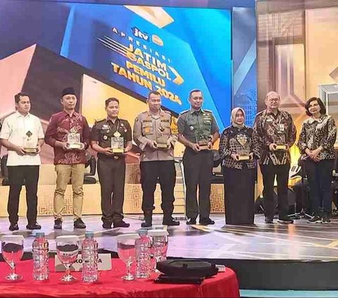 Kajati Jatim, Dr. Mia Amiati, SH.MH. CMA, terpilih sebagai penerima penghargaan Apresiasi Jatim Gaspol Pemilu Tahun 2024.