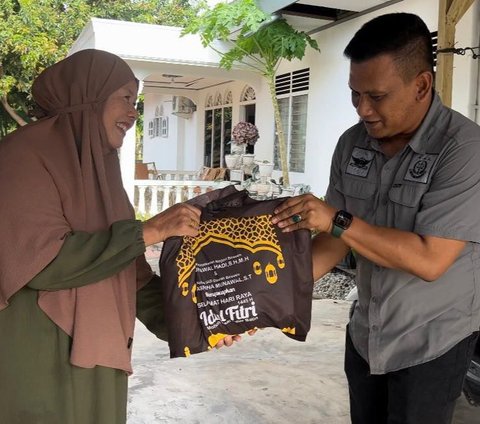 Kepala Kejaksaan Negeri (Kajari) Bireuen, Munawal Hadi, S.H., M.H., bersama jajarannya mengunjungi para pensiunan Kejaksaan (Purnaja), Kamis 4 April 2024. Mereka berbagi kebahagiaan dan keberkahan di bulan suci Ramadhan.