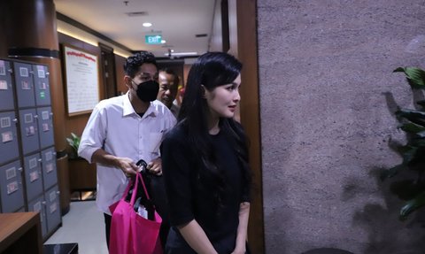 Tim Jaksa Penyidik pada Direktorat Penyidikan Jaksa Agung Muda Bidang Tindak Pidana Khusus (JAM PIDSUS) memeriksa dua tersangka dan sebelas saksi terkait perkara dugaan tindak pidana korupsi pengelolaan tata niaga komoditas timah di wilayah Izin Usaha Pertambangan (IUP) di PT Timah Tbk tahun 2015 sampai dengan 2022, Rabu 15 Mei 2024.