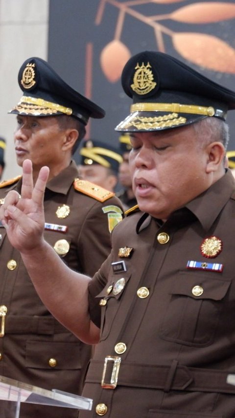 Jaksa Agung mengucapkan selamat kepada pejabat yang dilantik.