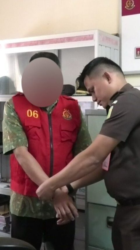 Kejari Padang Tahan Tersangka Korupsi Dana Kemahasiswaan Unand