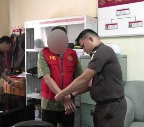 Kejari Padang Tahan Tersangka Korupsi Dana Kemahasiswaan Unand