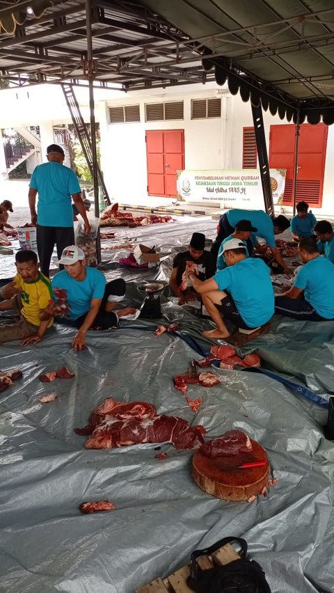 Pemotongan hewan kurban di Kejati Jatim