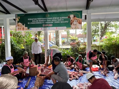 Pemotongan hewan kurban di Kejati Maluku