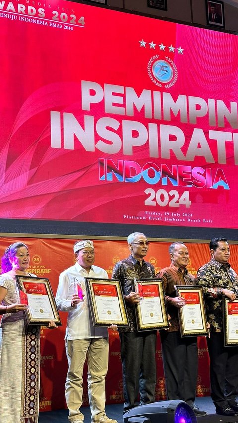 Kajari Gianyar terima penghargaan