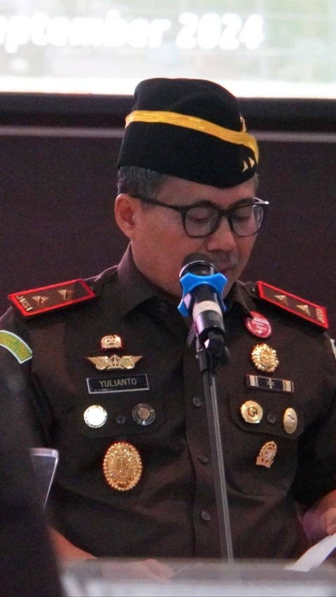 Kepala Kejaksaan Tinggi Sumsel, Dr Yulianto, SH MH memimpin upacara pelantikan serta pengambilan sumpah jabatan para Pejabat Kejaksaan di wilayah hukum Kejaksaan Tinggi Sumatera Selatan padaKamis, 12 September 2024