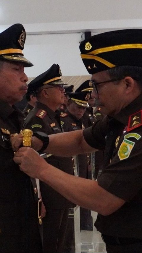 Kepala Kejaksaan Tinggi Sumsel, Dr Yulianto, SH MH memimpin upacara pelantikan serta pengambilan sumpah jabatan para Pejabat Kejaksaan di wilayah hukum Kejaksaan Tinggi Sumatera Selatan padaKamis, 12 September 2024