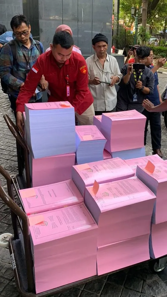 Berkas Perkara 9 Terdakwa Korupsi Perkara Minyak Mentah PT Pertamina Dilimpahkan ke Pengadilan Tipikor PN Jakpus