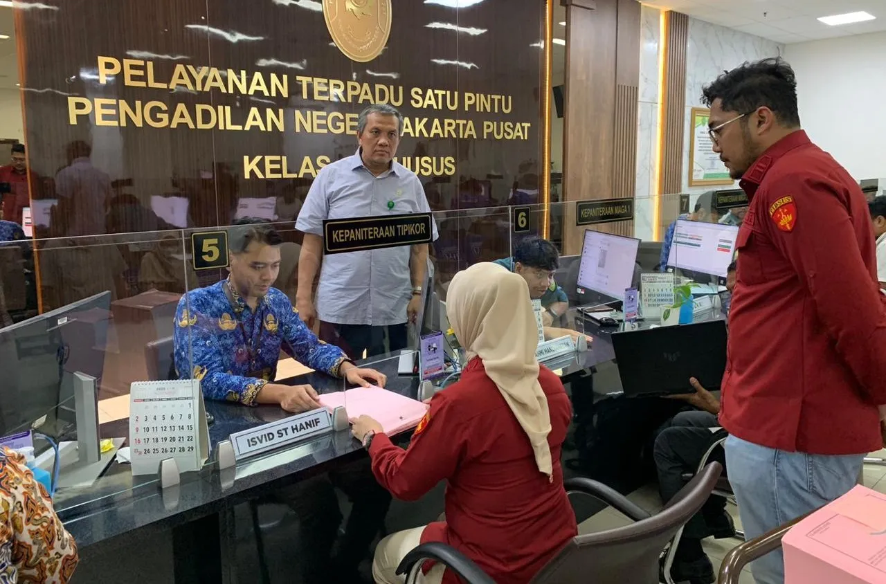 Kejari Jakpus melimpahkan berkas perkara 9 terdakwa kasus korupsi minyak mentah PT Pertamina