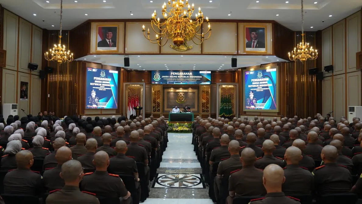 Jaksa Agung ST Burhanuddin memberikan pembekalan kepada peserta PPPJ ke-82 Gelombang II 2025 pada Senin, 13 Oktober 2025