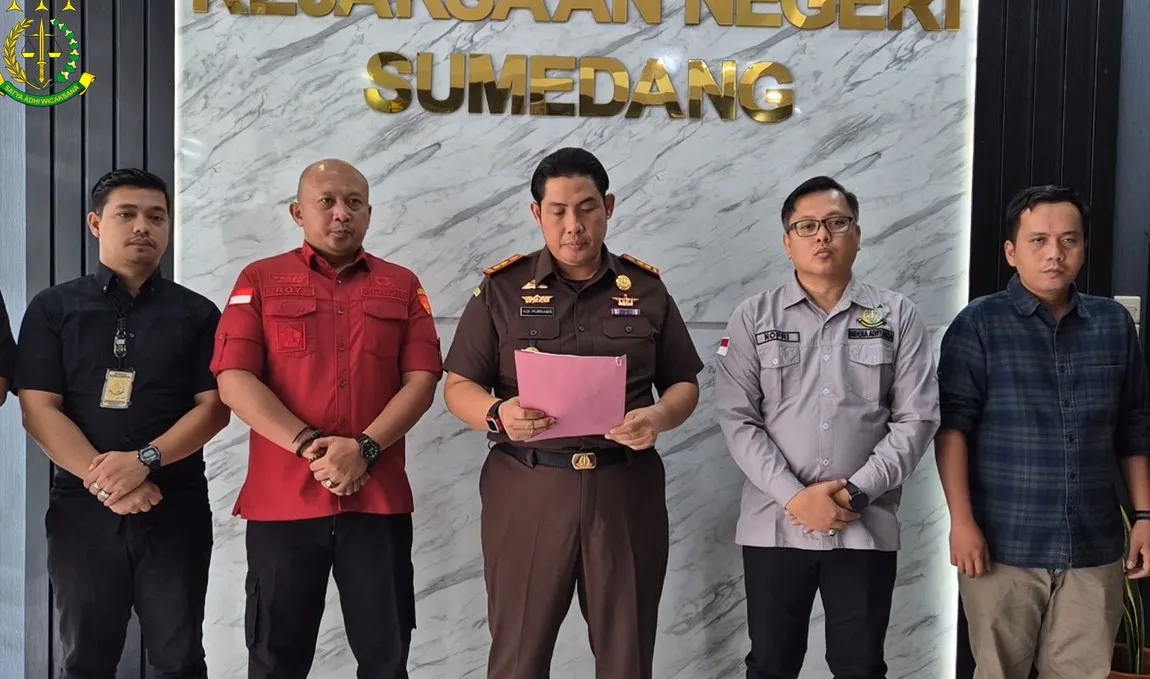 Kejari Sumedang Tetapkan 2 Tersangka Dugaan Korupsi Pengadaan Tanah Bendungan Cipanas, Kerugian Negara Rp6,4 Miliar