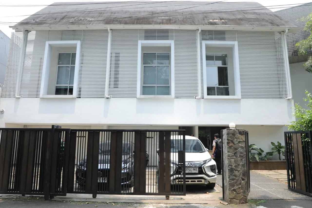 JAM PIDSUS Kejagung Sita Rumah Diduga Milik Tersangka MRC di Jakarta