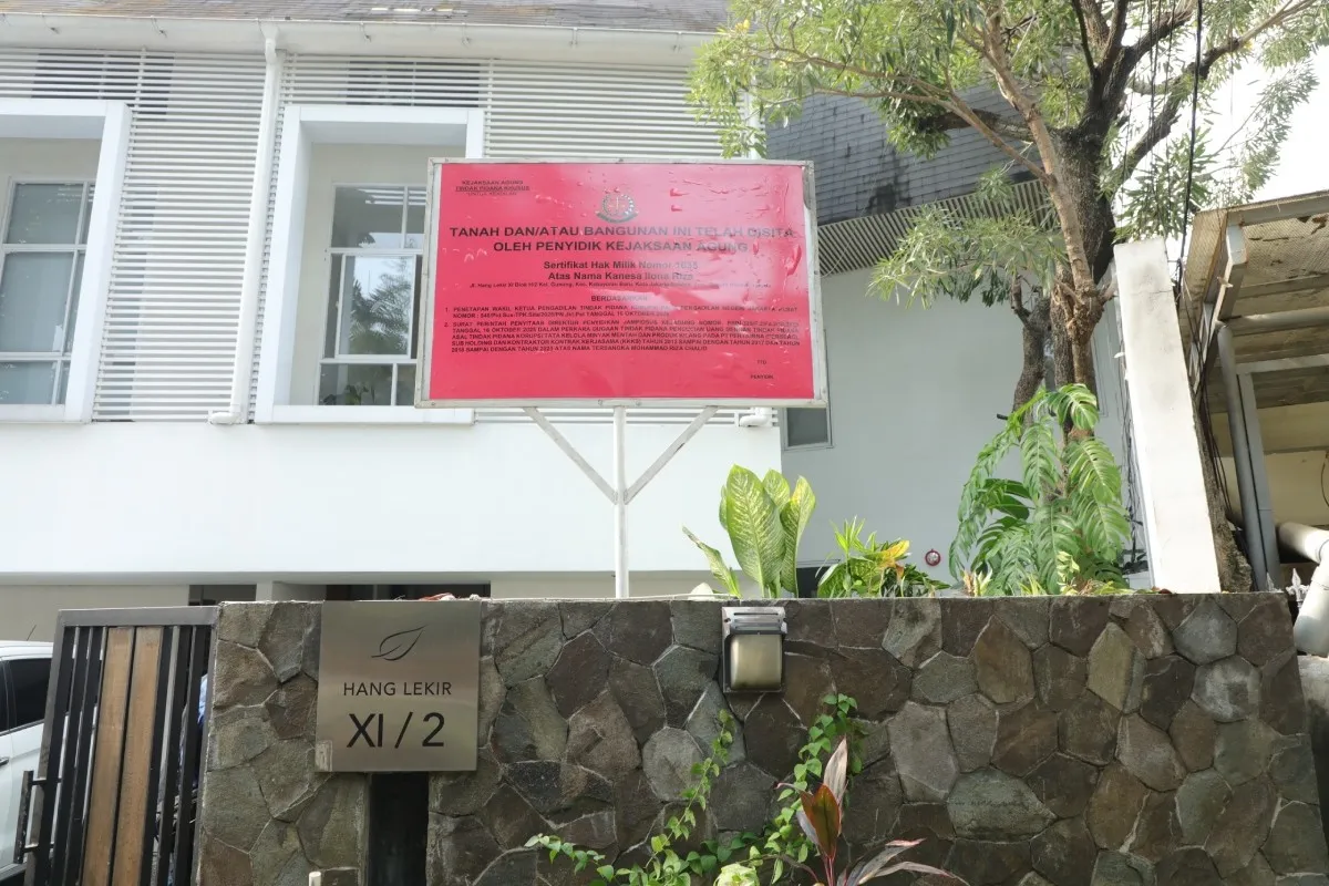 JAM PIDSUS Kejagung Sita Rumah Diduga Milik Tersangka MRC di Jakarta