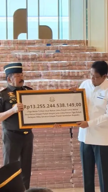 Disaksikan Presiden, Jaksa Agung Serahkan Uang Pengganti Kerugian Negara dalam Perkara Korupsi CPO Rp13,25 Triliun ke Menkeu