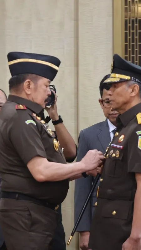 Jaksa Agung Melantik 17 Kajati dan 20 Pejabat Eselon II Kejagung: 