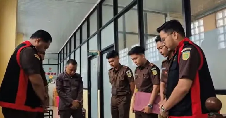 Kejari Tual Geledah Kantor BPD dan DPKP Terkait Dugaan Korupsi Dana Bantuan Stimulan Rumah Swadaya Rp2,6 M