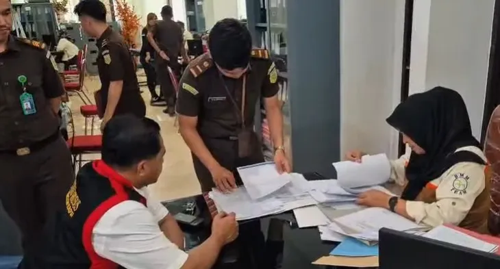 Kejari Tual Geledah Kantor BPD dan DPKP Terkait Dugaan Korupsi Dana Bantuan Stimulan Rumah Swadaya Rp2,6 M