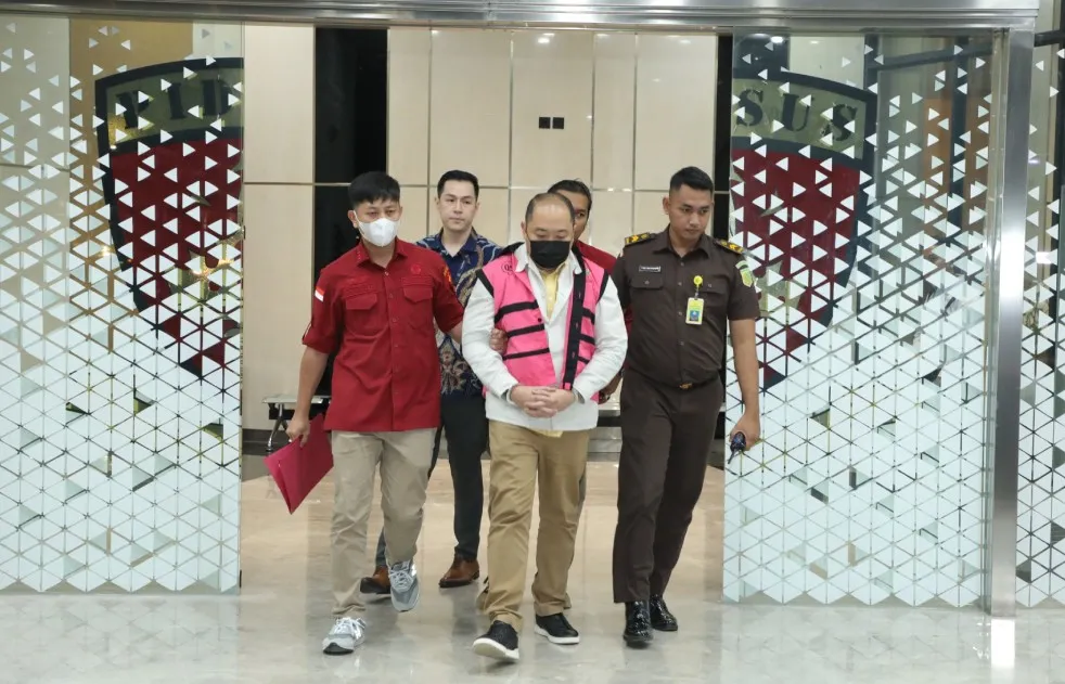 Tersangka IKL saat ditahan penyidik JAM PIDSUS