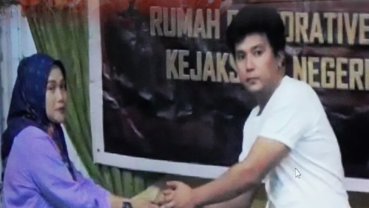 Tersangka Ganda saat menjalani perdamaian dengan korban