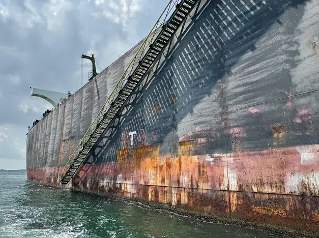 BPA Kejaksaan RI Akan Melelang Kapal Tanker Kapal MT Arman 114  dan Muatan Light Crude Oil, Batas Limit Lelang Rp1,17 Triliun