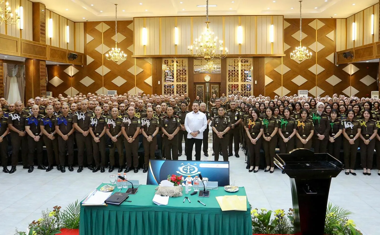 Jaksa Agung bersama para calon jaksa yang mengikuti PPPJ