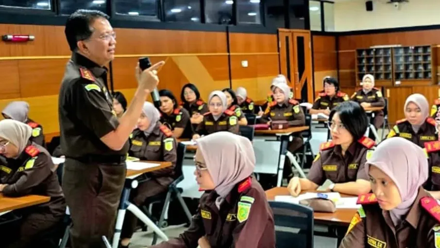 Kajati Jatim, Dr Kuntadi, S.H. M.H