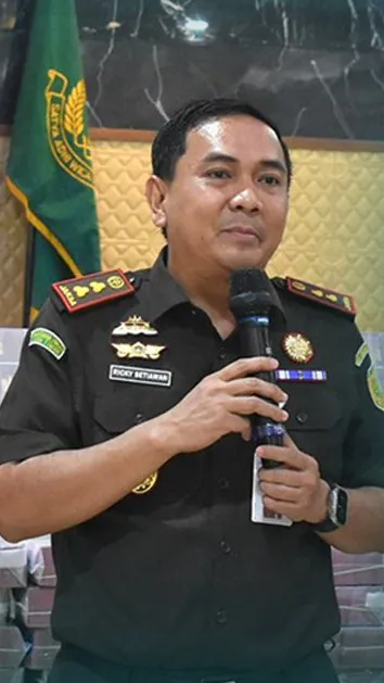 Kajari Tanjung Perak, Dr. Ricky Setiawan Anas, S.H., M.H., CSSL