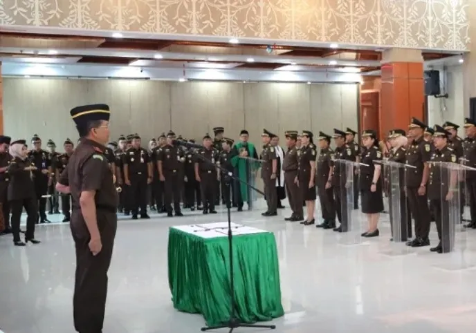 Kajati Jatim Lantik 27 Pejabat Eselon III, 22 Orang di Antaranya Para Kajari Baru