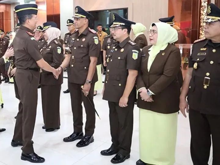 Kajati Jatim Lantik 27 Pejabat Eselon III, 22 Orang di Antaranya Para Kajari Baru