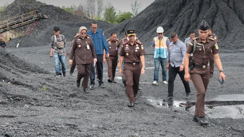 Kajati Bengkulu Terjung Langsung Mengecek Barang Sitaan Perkara Korupsi Pertambangan Batu Bara